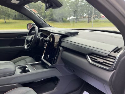 2024 GMC Acadia AT4