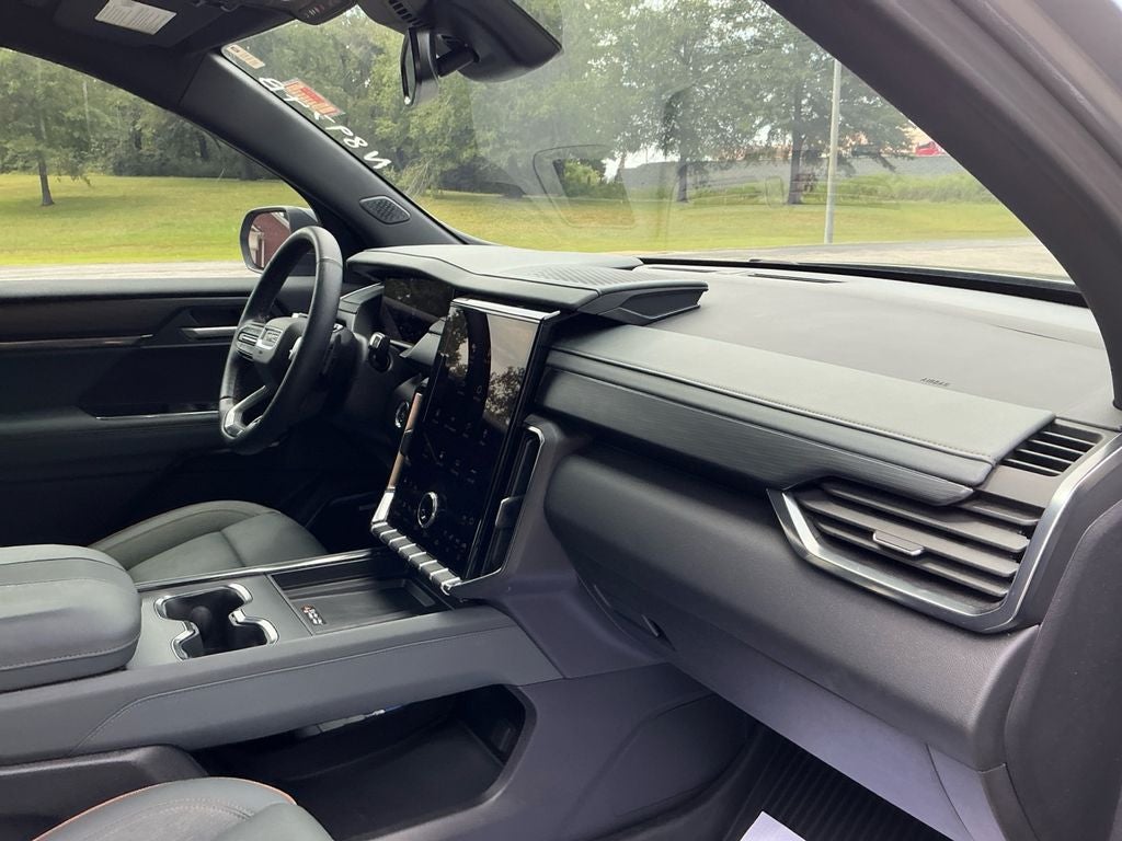 2024 GMC Acadia AT4