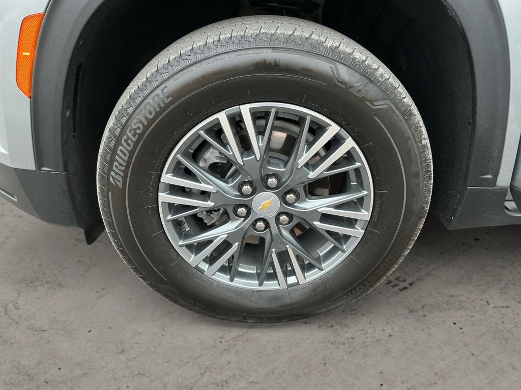 2024 Chevrolet Traverse LS