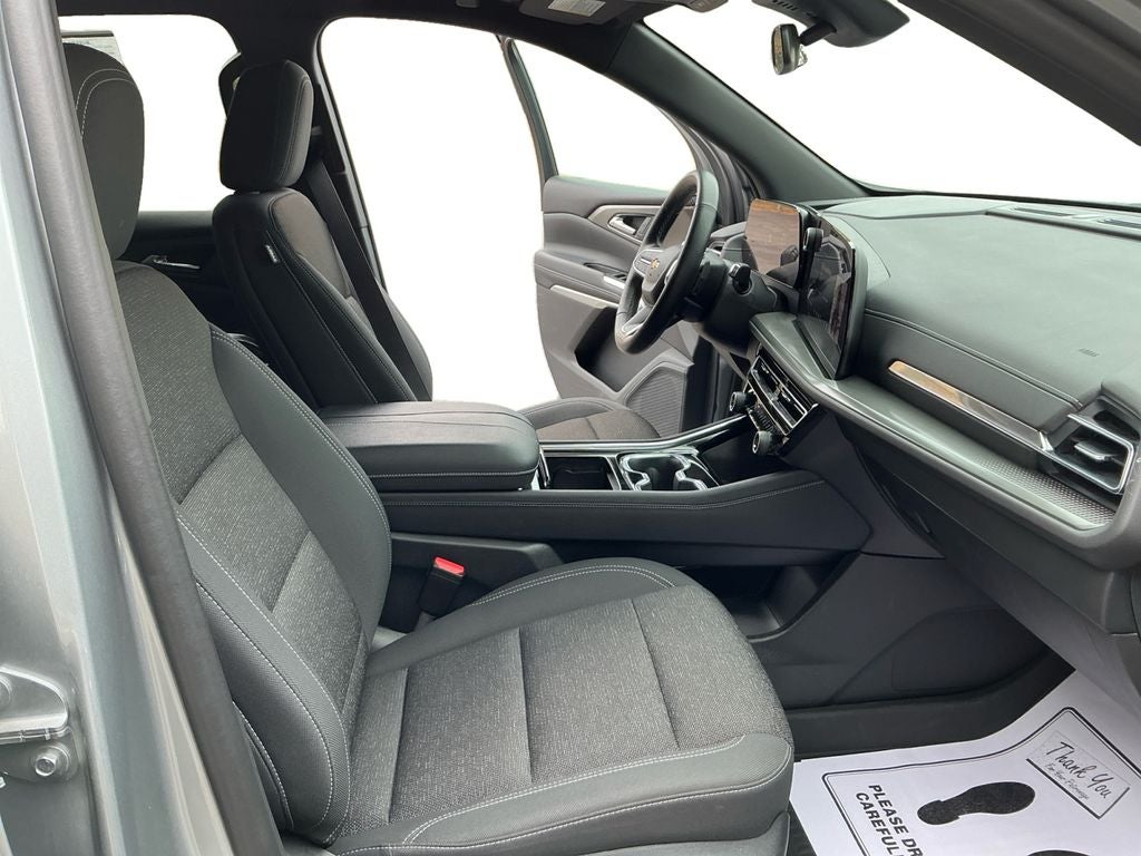 2024 Chevrolet Traverse LS