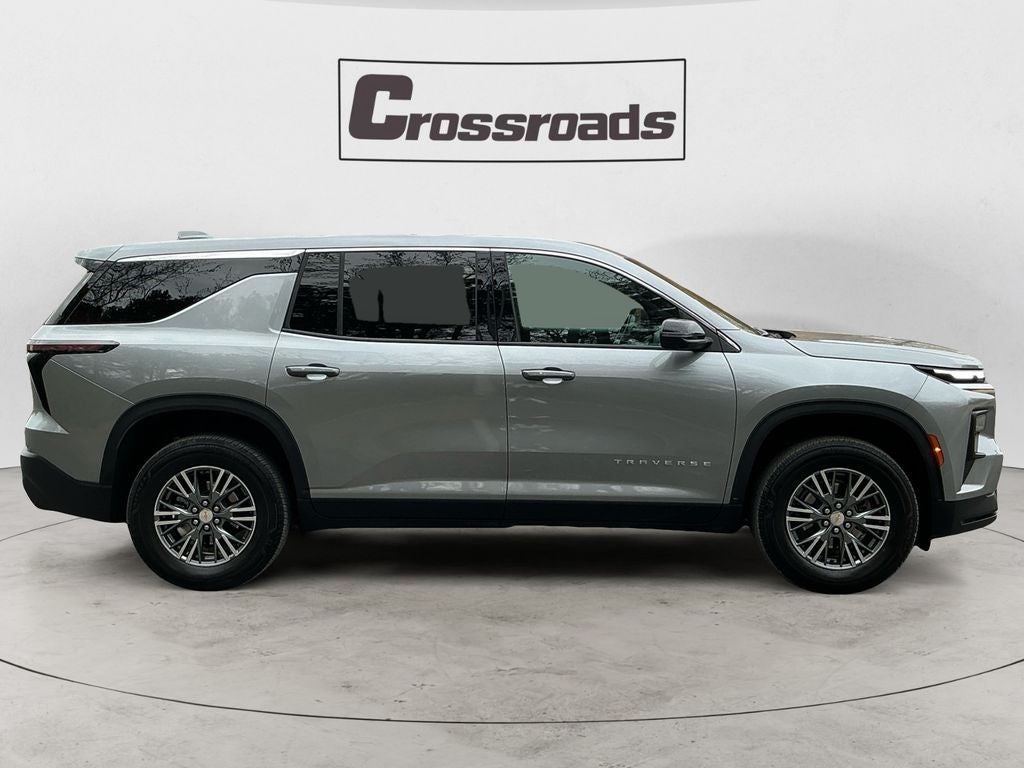 2024 Chevrolet Traverse LS