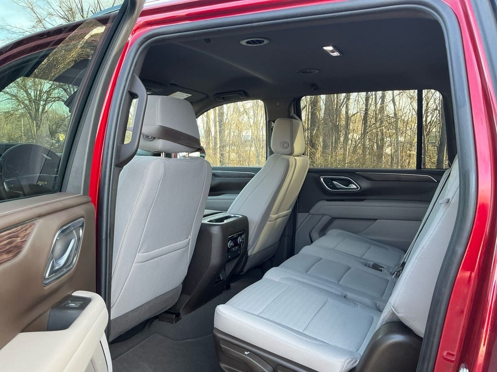 2023 Chevrolet Suburban LS