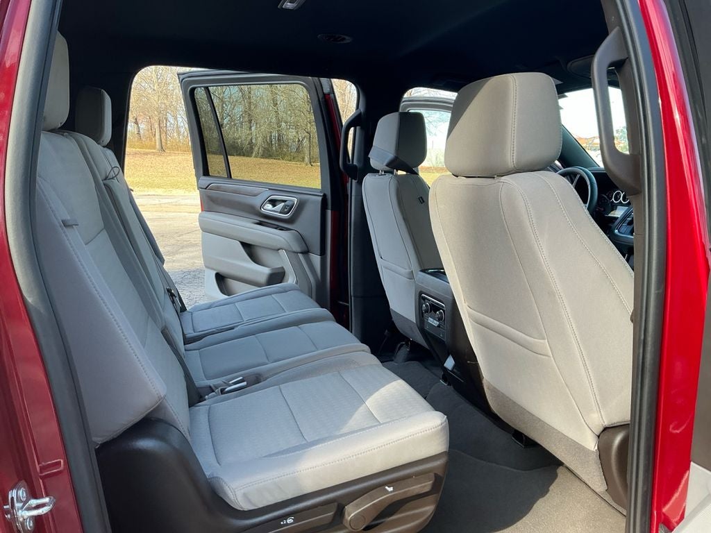 2023 Chevrolet Suburban LS