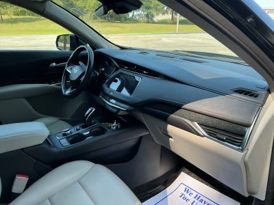 2022 Cadillac XT4 AWD Premium Luxury