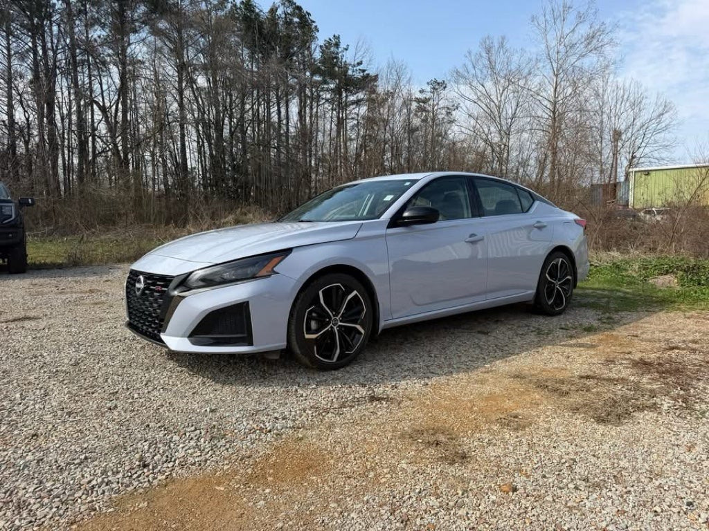 2025 Nissan Altima SR
