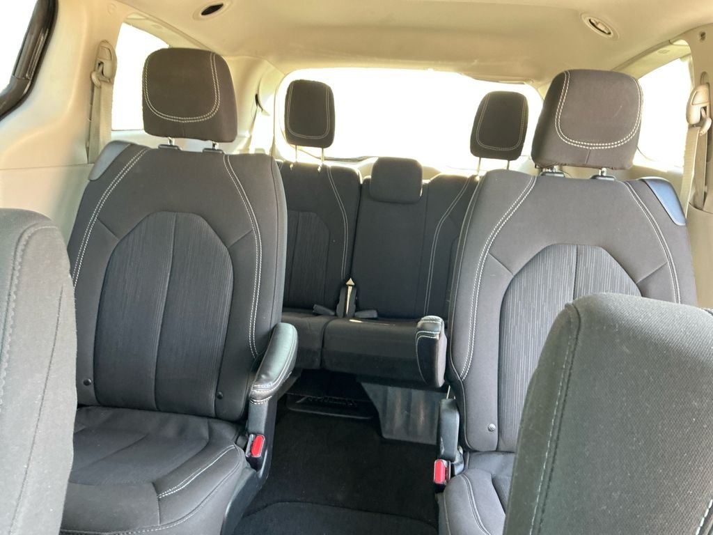 2024 Chrysler Voyager LX