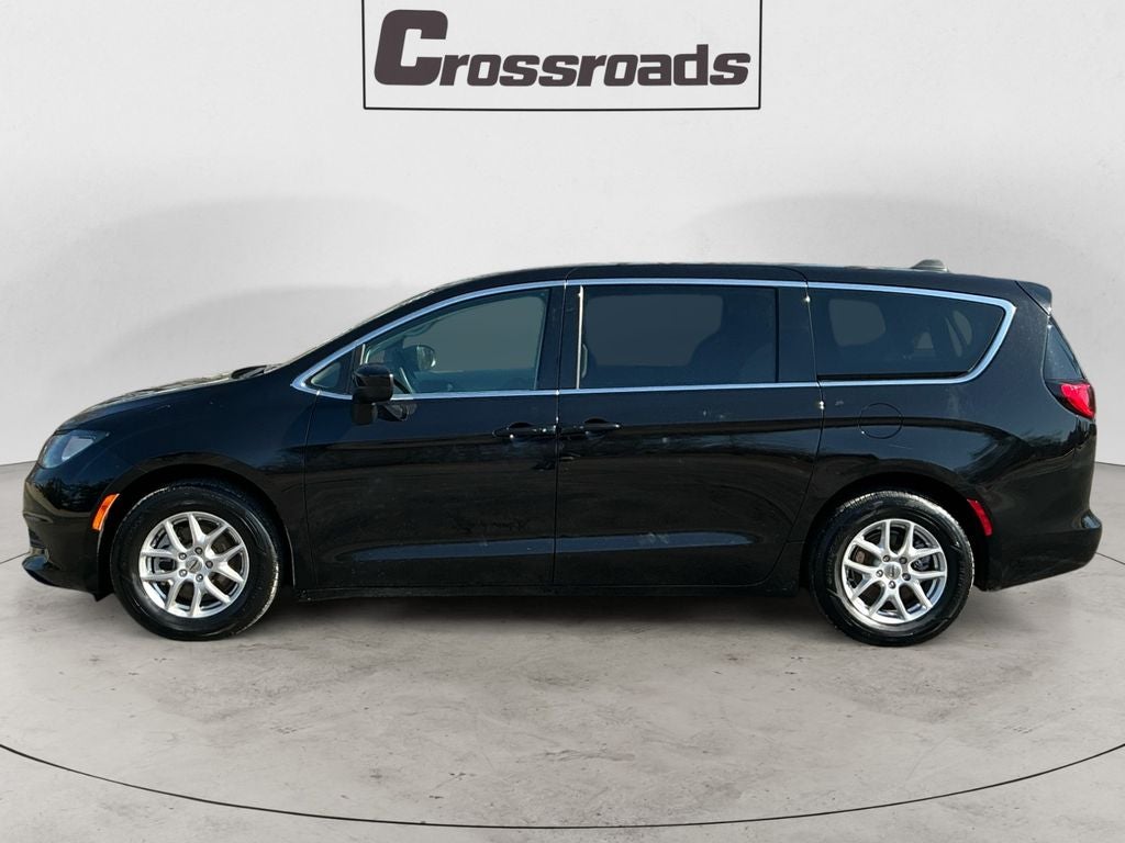 2024 Chrysler Voyager LX