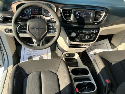 2024 Chrysler Voyager LX