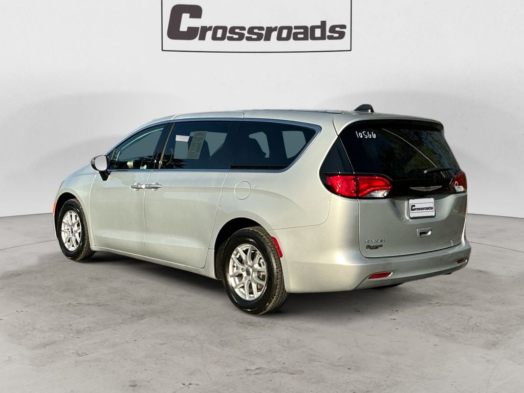 2024 Chrysler Voyager LX