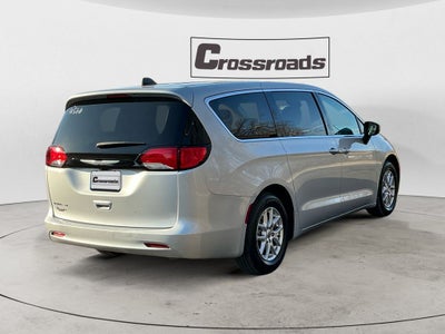 2024 Chrysler Voyager LX