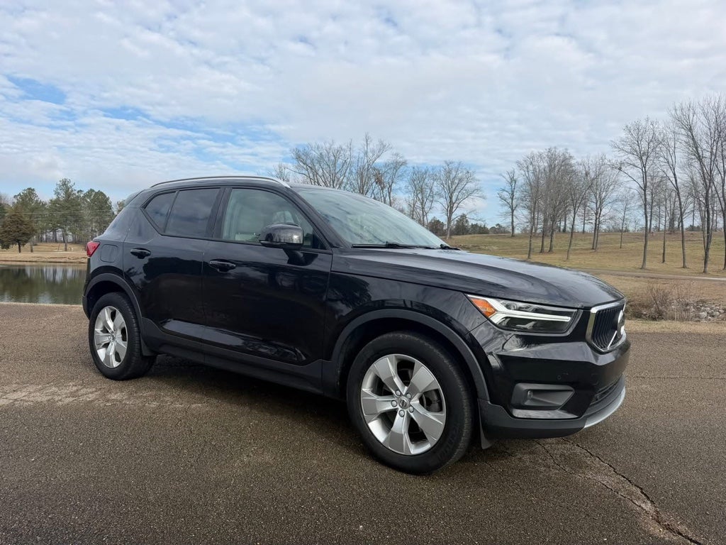 2021 Volvo XC40 Momentum